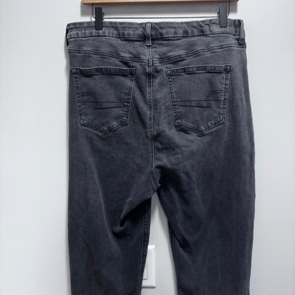American Eagle Stretch Curvy Hi Rise Charcoal Black Mom Jean Size 14 - Picture 6 of 14